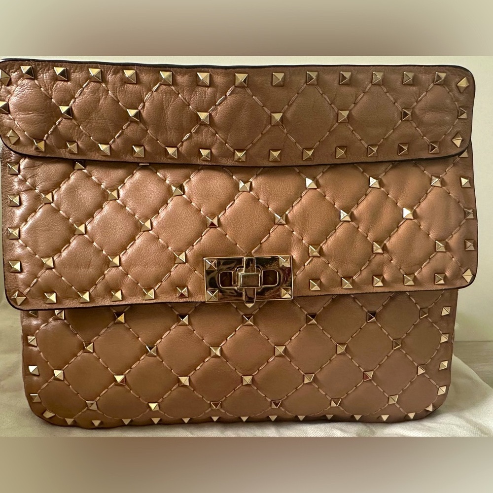 Valentino Garavani Medium Nappa Rockstud Spike Shoulder Bag - Picture 2 of 16